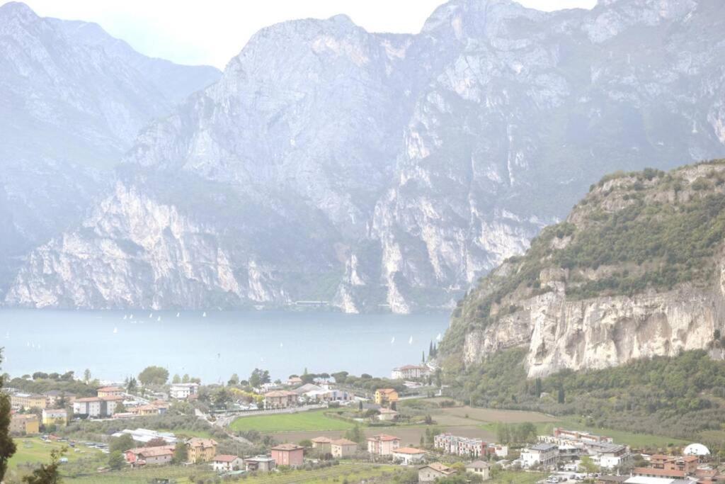 Appartamento Sunrise - Centro Storico N2 Riva del Garda Ngoại thất bức ảnh