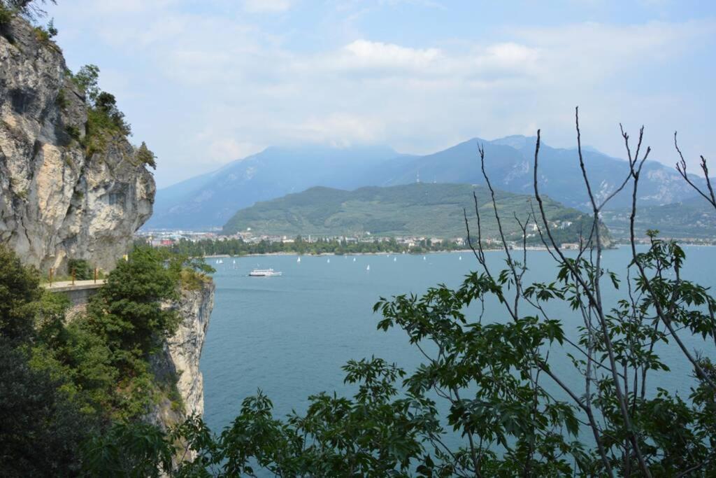 Appartamento Sunrise - Centro Storico N2 Riva del Garda Ngoại thất bức ảnh