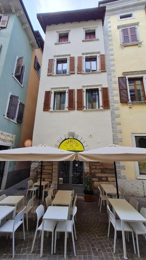 Appartamento Sunrise - Centro Storico N2 Riva del Garda Ngoại thất bức ảnh